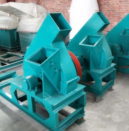 Upper-Discharge Wood Chipper