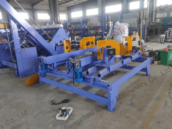 Pallet corner cutter