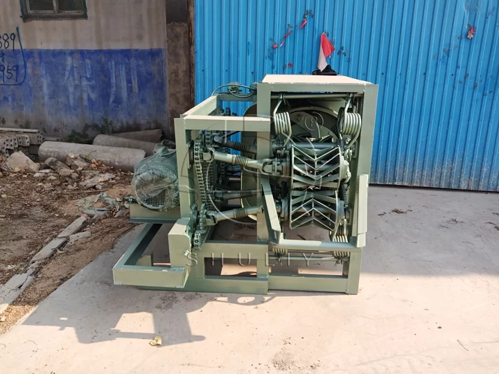 pine log peeling machine